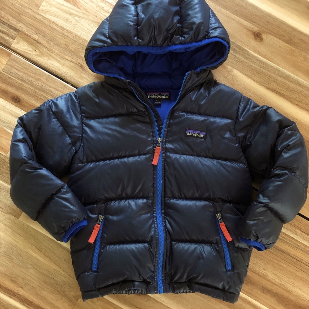 Patagonia Boys Hooded Puffer Jacket, size 5T